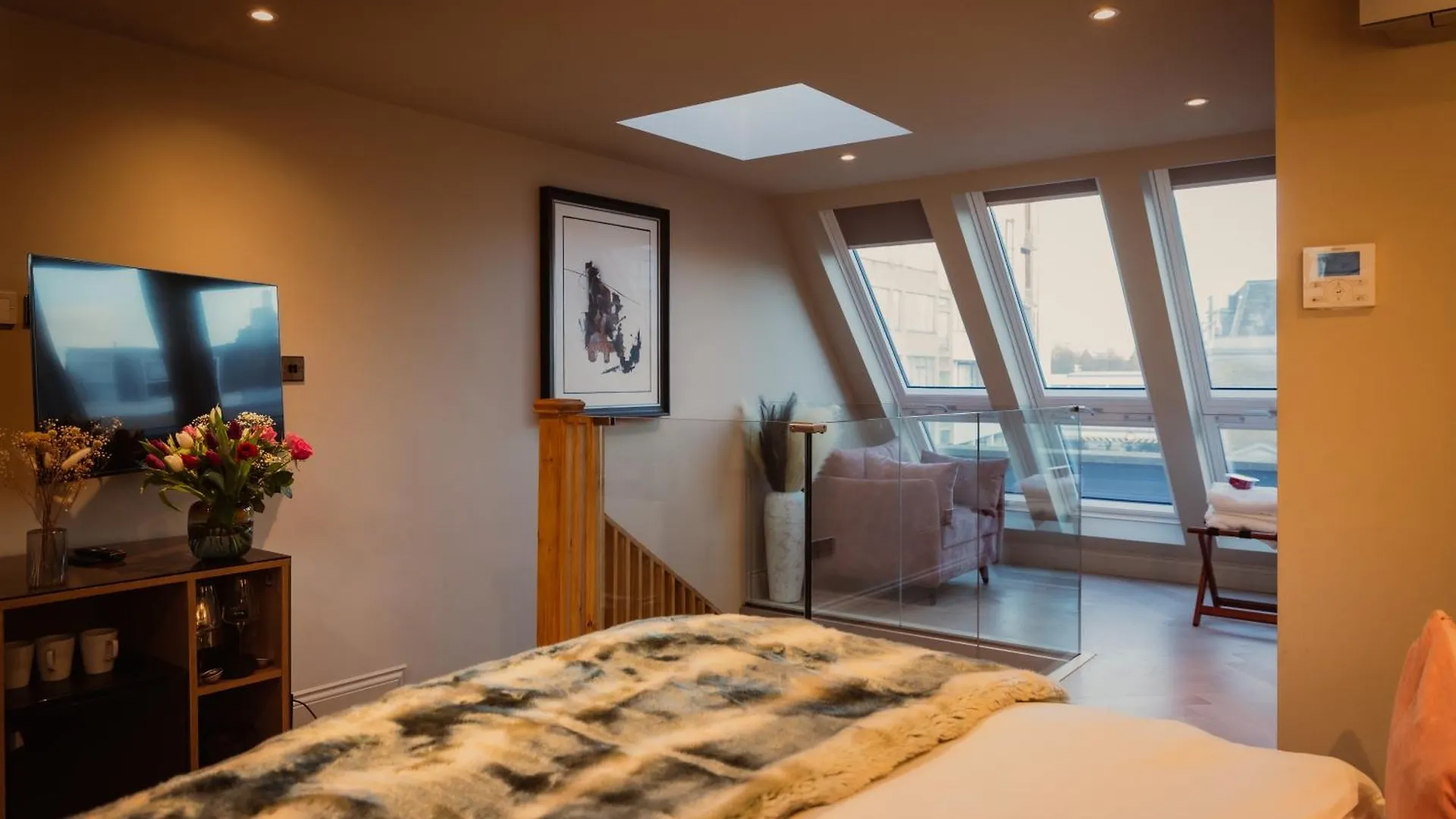 Loft Room With King Size Bed With En Suite Bath London